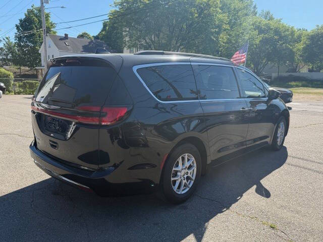 2022 Chrysler Pacifica Touring L