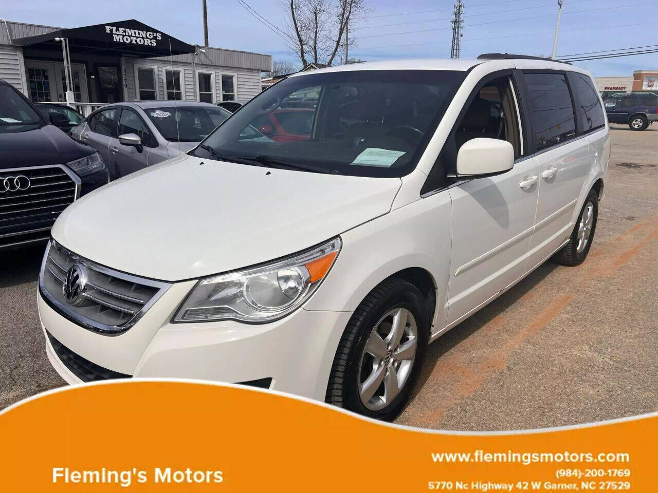 2011 volkswagen routan store se