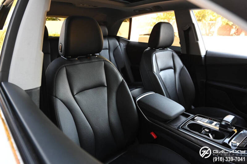 2019 Audi Q8 quattro Premium Plus 55 TFSI