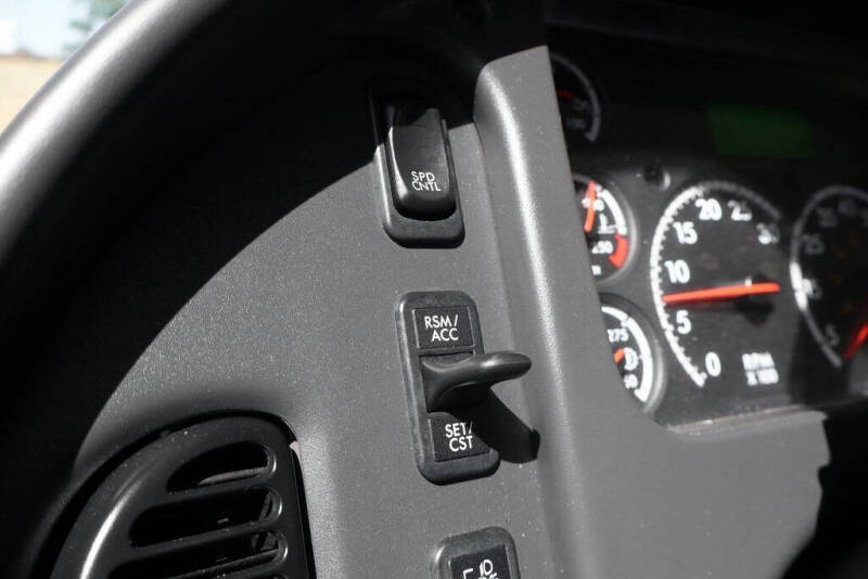 2016 Freightliner M2 106