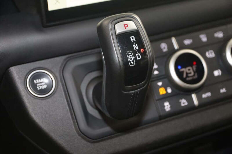 2023 Land Rover Defender 110 V8