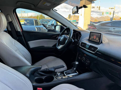 2015 Mazda MAZDA3 i Touring