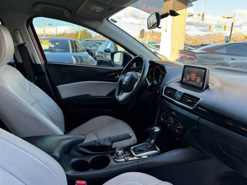 2015 Mazda MAZDA3 i Touring