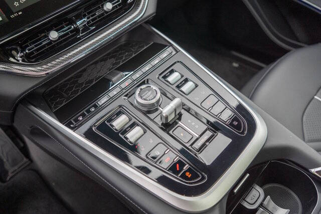 2026 Aston Martin DBX 20