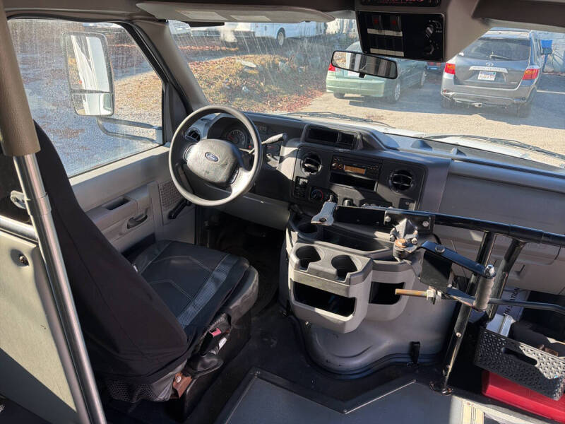 2014 Ford E-Series E-350 SD