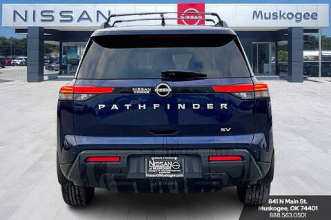 2022 Nissan Pathfinder SV