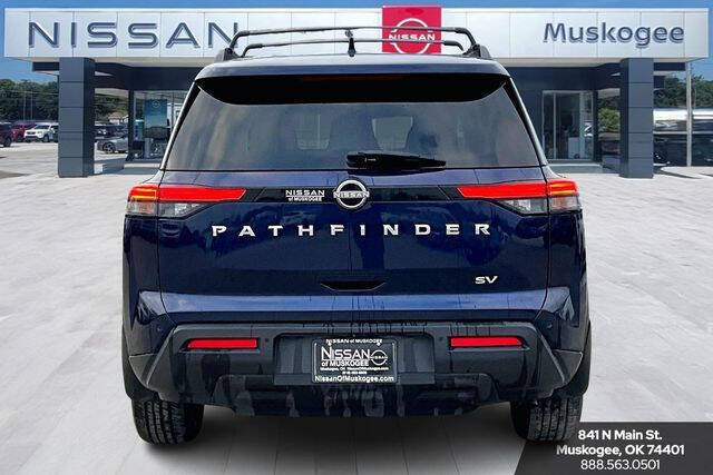 2022 Nissan Pathfinder SV