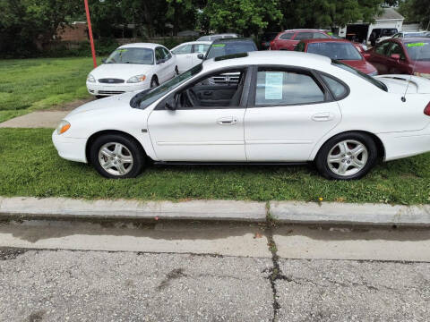 2001 Ford Taurus for sale at D and D Auto Sales in Topeka KS