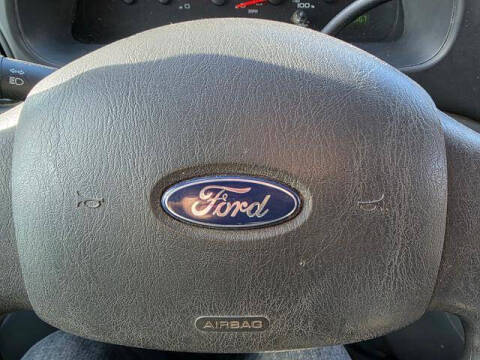 2005 Ford E-Series E-250