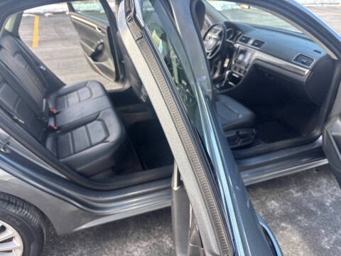 2016 Volkswagen Passat 1.8T SE