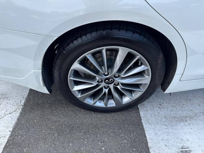 2022 Infiniti Q50 Luxe