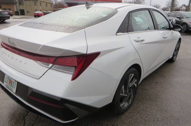 2025 Hyundai Elantra SEL Convenience