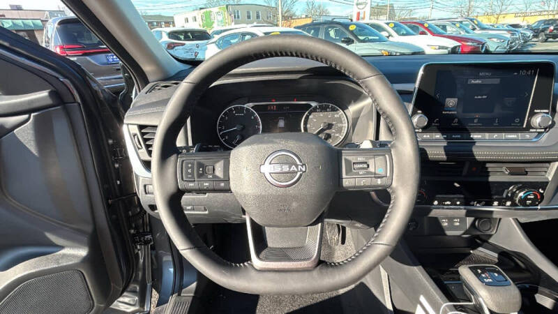 2026 Nissan Rogue SV