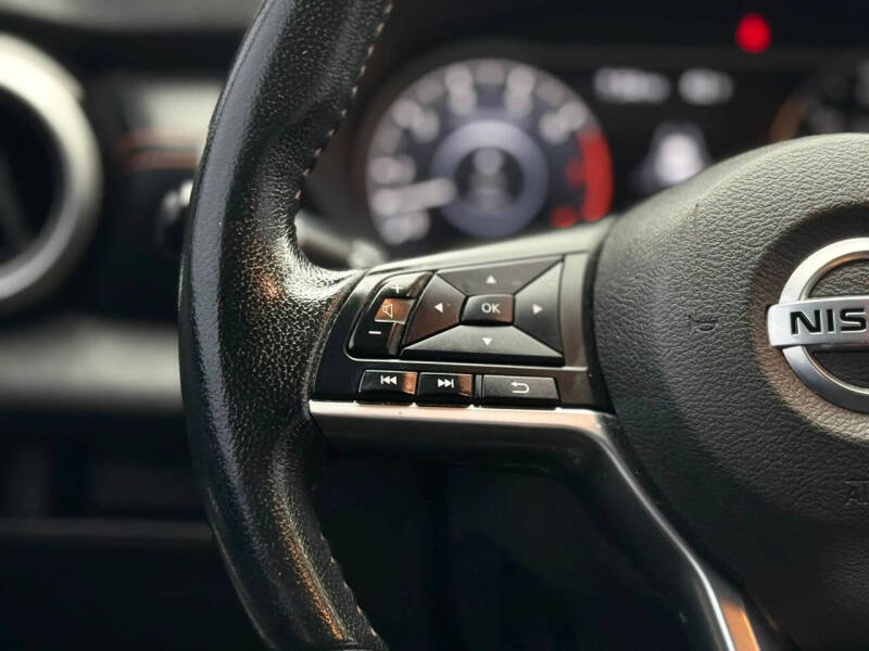 2020 Nissan Versa SR