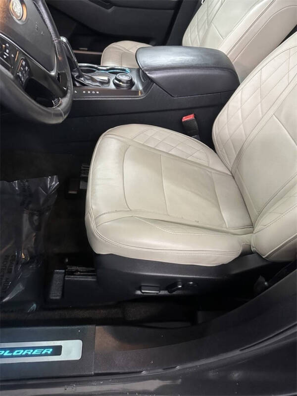 2016 Ford Explorer Platinum