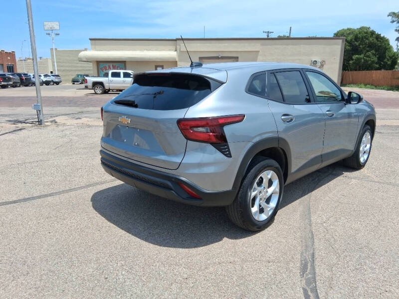 2025 Chevrolet Trax LS