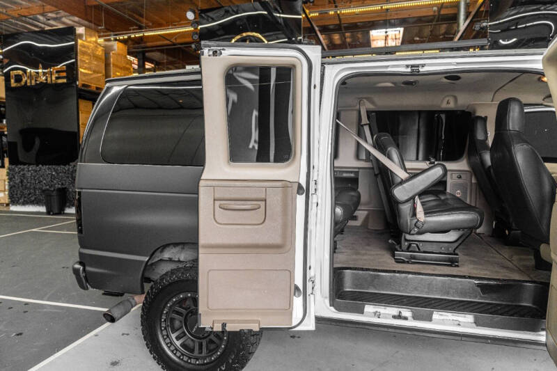 2010 Ford E-Series E-350 SD XLT