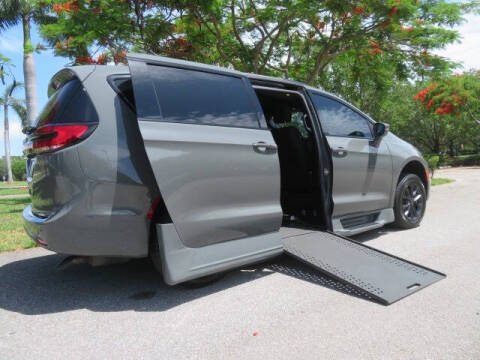 2021 Chrysler Pacifica Touring