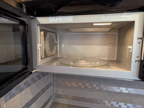 2016 Newmar Ventana LE 3725