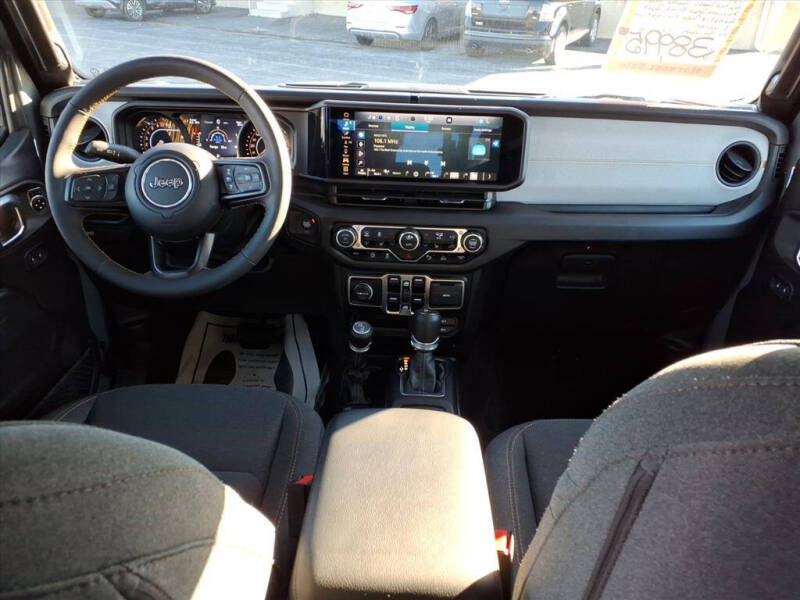 2024 Jeep Gladiator Sport S