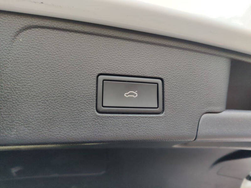 2025 Volkswagen Atlas Cross Sport SE 4Motion