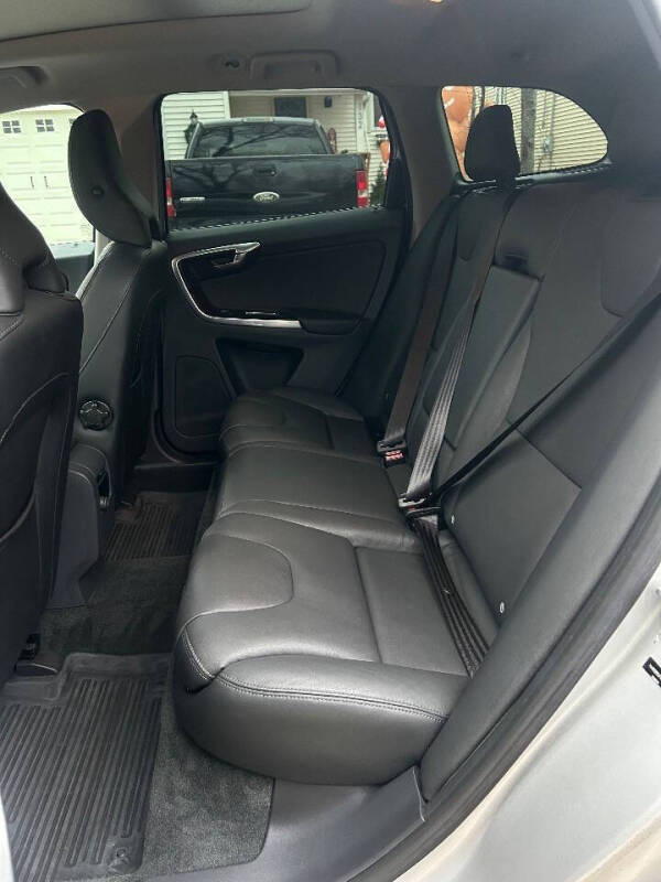 2015 Volvo XC60 T6 Premier Plus