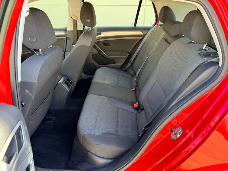 2016 Volkswagen Golf TSI SE