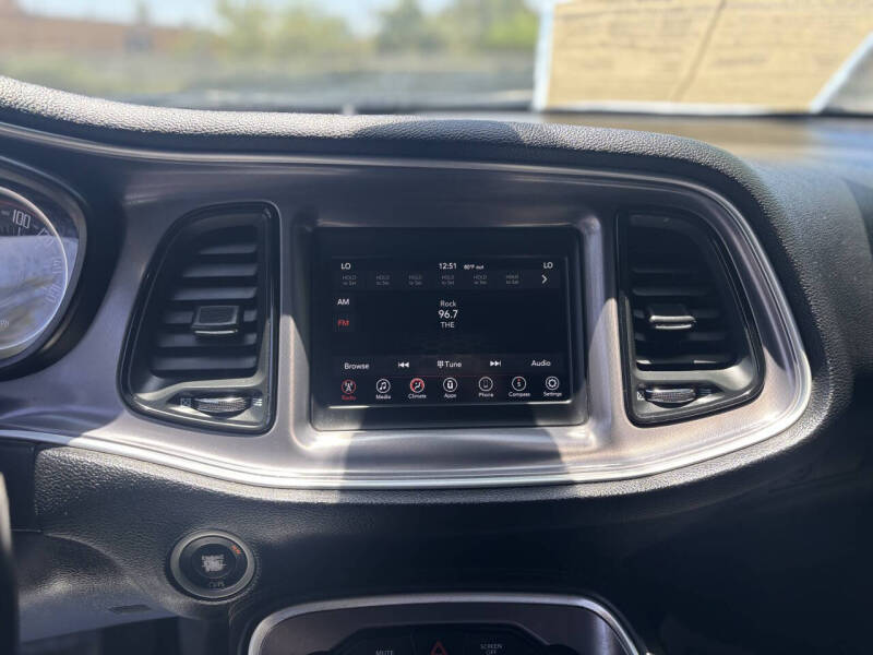 2019 Dodge Challenger SXT