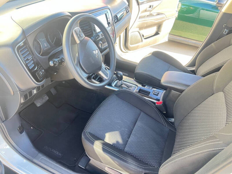 2019 Mitsubishi Outlander ES