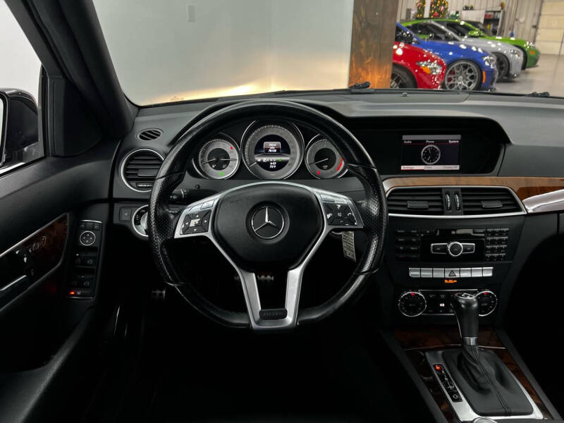 2013 Mercedes-Benz C-Class C250 Sport photo 14