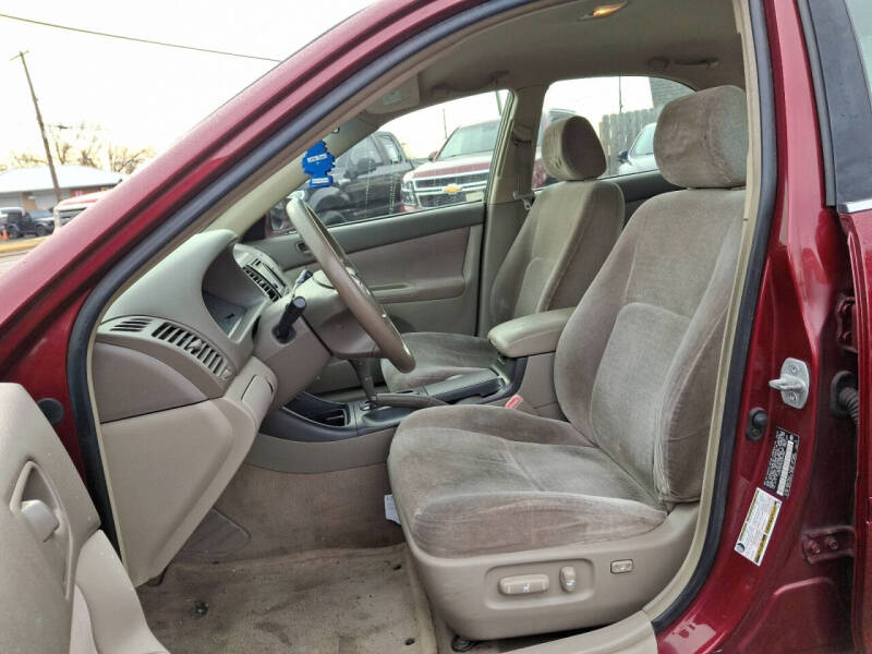 2004 Toyota Camry LE