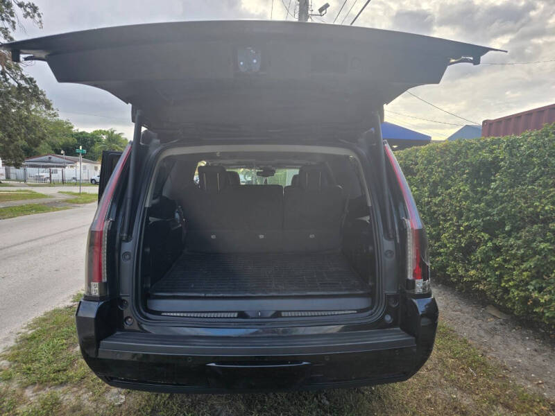 2016 Cadillac Escalade ESV Luxury Collection