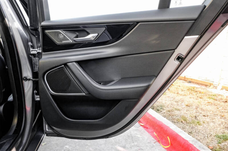 2020 Jaguar XE P250 S