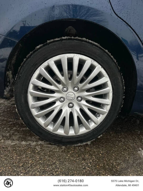 2011 Suzuki Kizashi SE