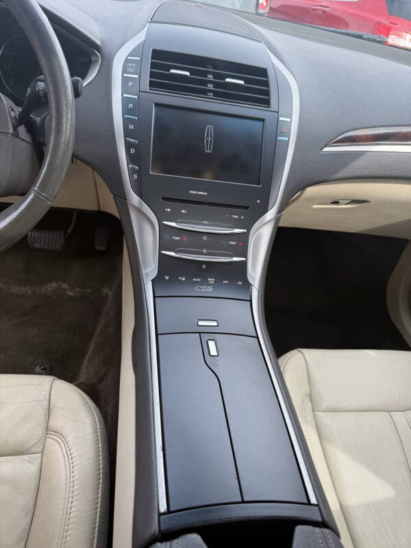 2014 Lincoln MKZ