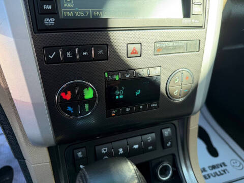 2010 Chevrolet Traverse LTZ