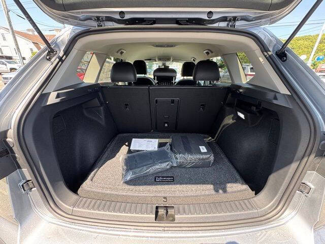 2025 Volkswagen Taos SE 4Motion