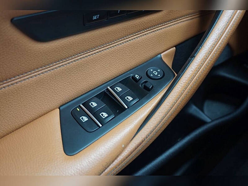 2017 BMW 5 Series 540i