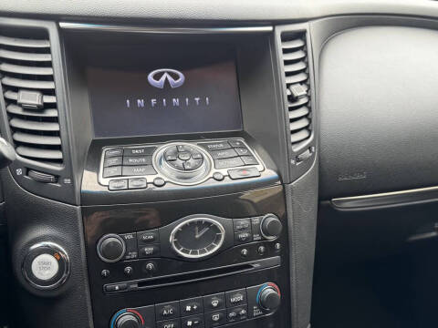 2015 Infiniti QX70