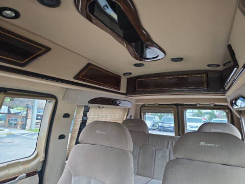 2003 Ford E-Series E-250 SD