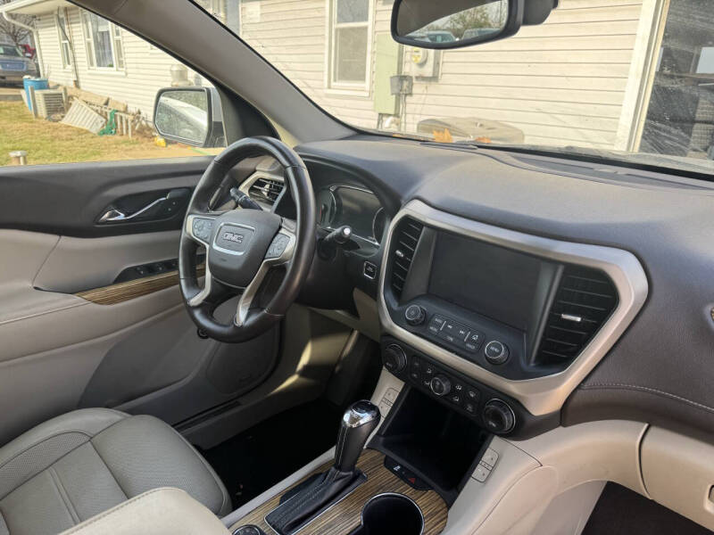 2017 GMC Acadia Denali