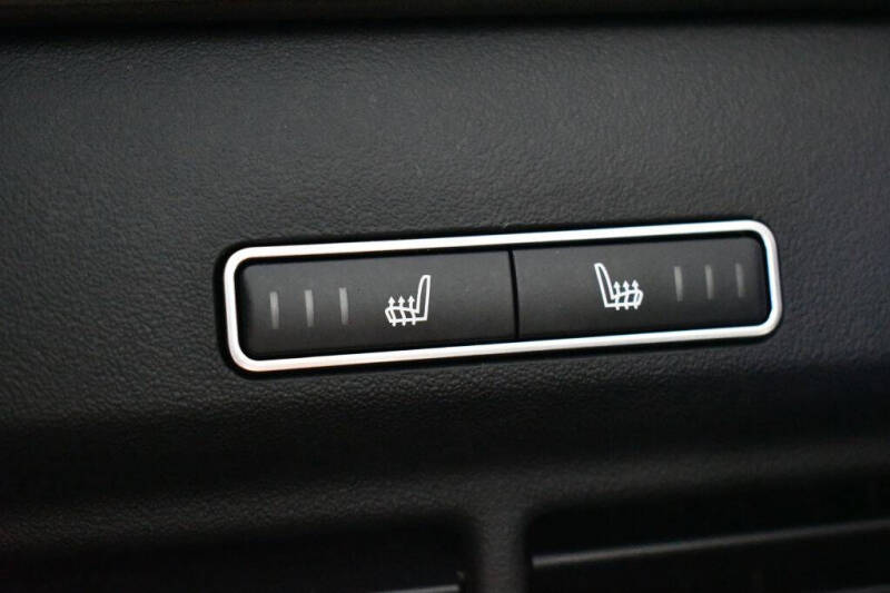 2019 Land Rover Range Rover Evoque SE Premium