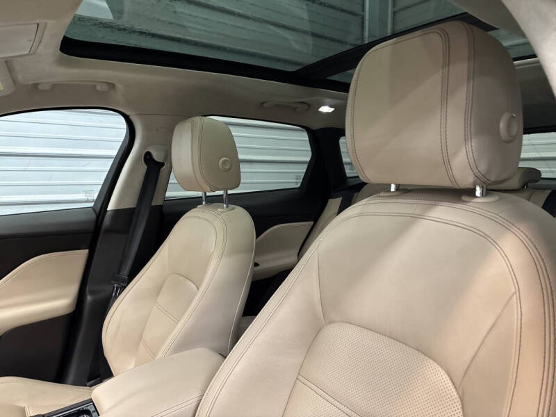 2019 Jaguar F-PACE 25t Prestige