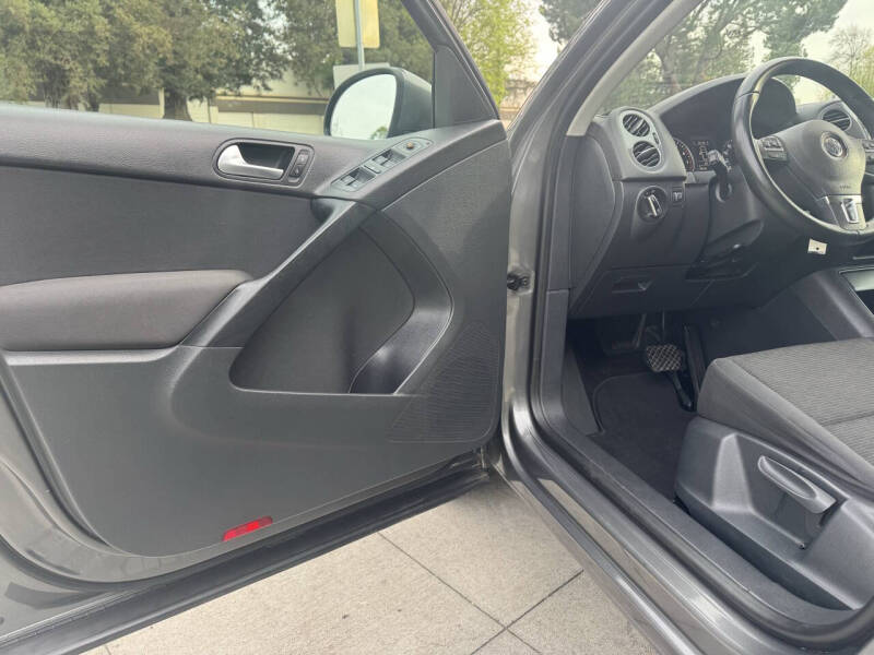 2014 Volkswagen Tiguan SE