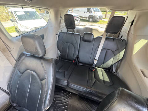 2017 Chrysler Pacifica Touring-L Plus