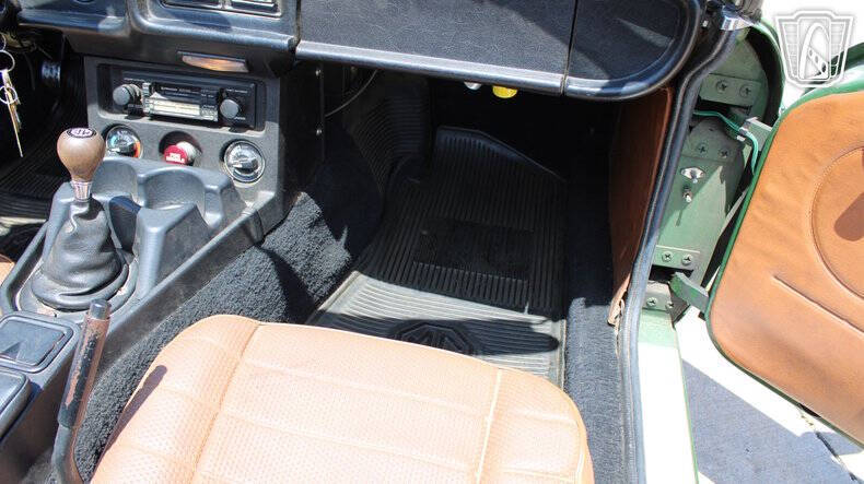 1977 MG B
