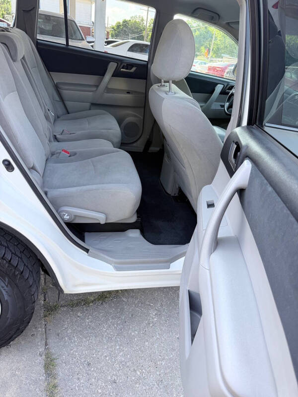 2012 Toyota Highlander SE