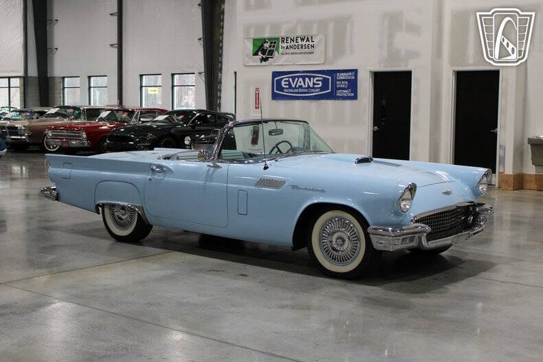 1957 Ford Thunderbird