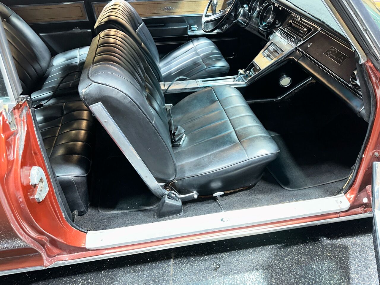 1965 Buick Riviera 28
