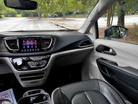 2017 Chrysler Pacifica Touring-L